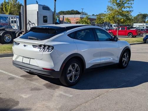 2023 Ford Mustang Mach-E SELECT