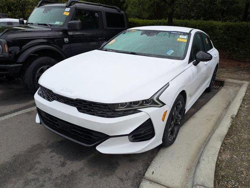 Glacial White Pearl 2024 Kia K5 GT-Line