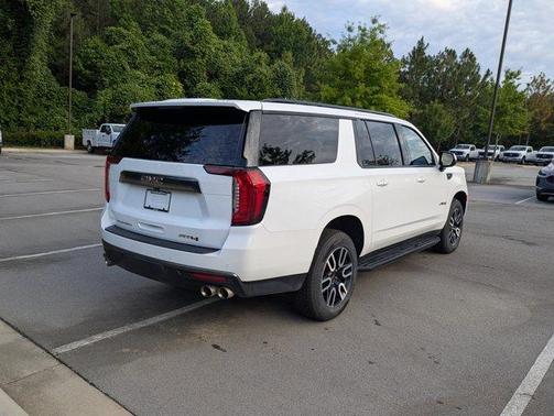 Summit White 2023 GMC Yukon XL AT4
