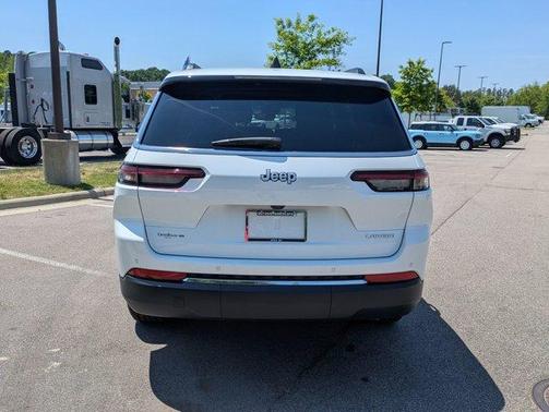 Bright White Clearcoat 2024 Jeep Grand Cherokee L Laredo