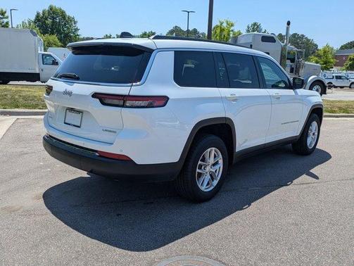 Bright White Clearcoat 2024 Jeep Grand Cherokee L Laredo