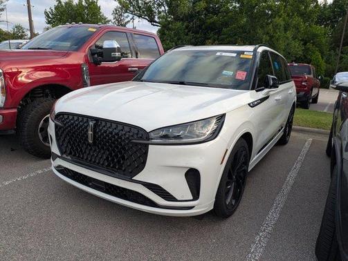 White Metallic 2025 Lincoln Aviator Reserve AWD