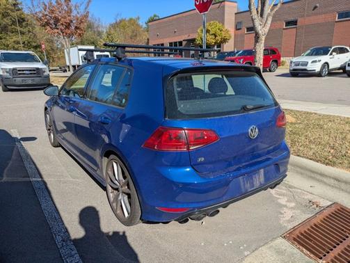 2017 Volkswagen Golf R 4-DOOR
