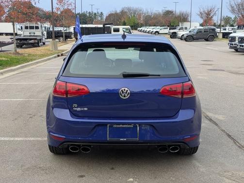 2017 Volkswagen Golf R 4-DOOR