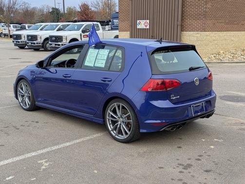 2017 Volkswagen Golf R 4-DOOR