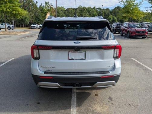 White Metallic 2025 Ford Explorer Platinum
