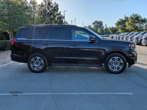 Black Metallic 2025 Ford Expedition Active