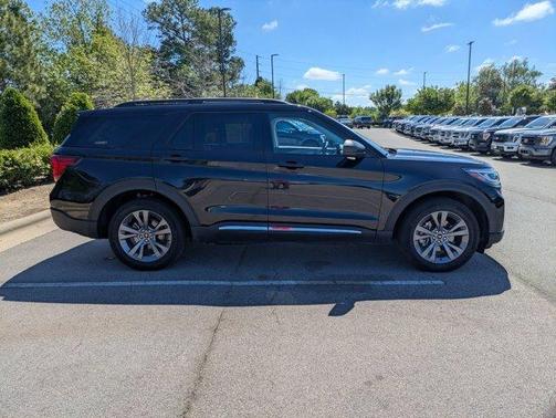 Black Metallic 2025 Ford Explorer Active