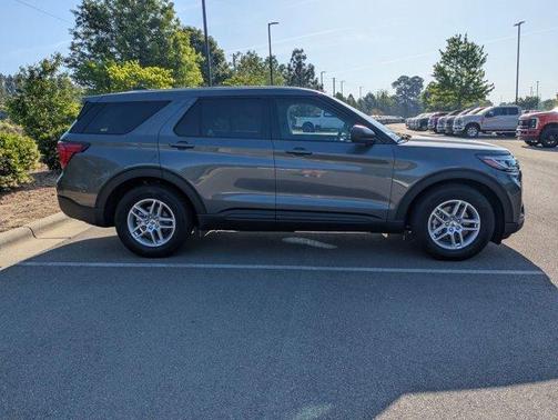 Carbonized Gray Metallic 2026 Ford Explorer Active