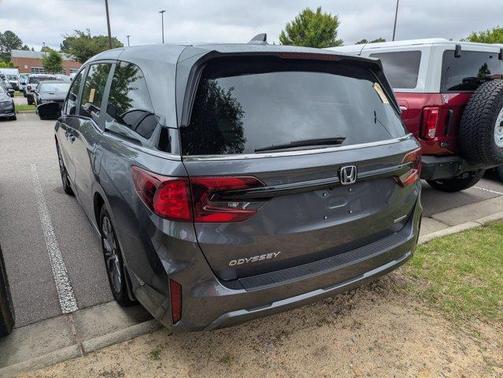 Sonic Gray Pearl 2025 Honda Odyssey Touring