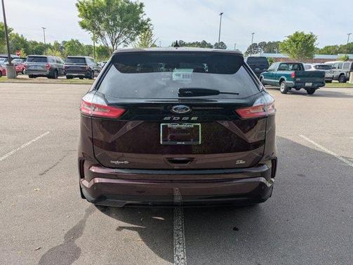 Burgundy Velvet Metallic Tinted Clearcoat 2023 Ford Edge ST Line