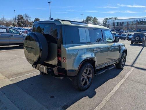 2024 Land Rover Defender P400 X-Dynamic SE