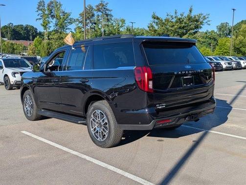 Black Metallic 2025 Ford Expedition Active