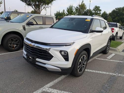 Summit White 2024 Chevrolet Trailblazer LT