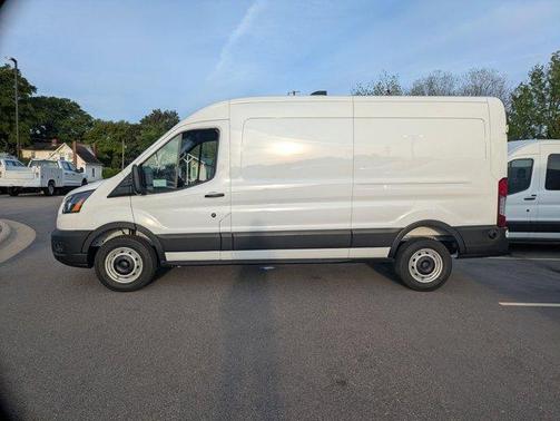 2026 Ford Transit-250 148 WB Medium Roof Cargo