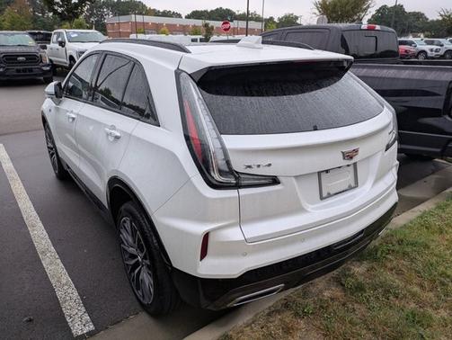 2025 Cadillac XT4 SPORT