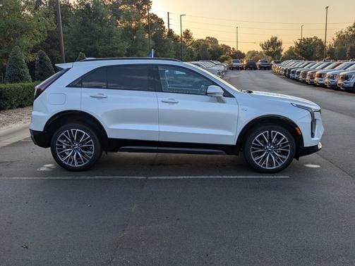 2025 Cadillac XT4 SPORT