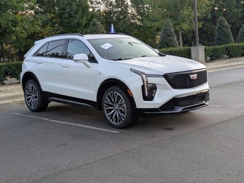2025 Cadillac XT4 SPORT