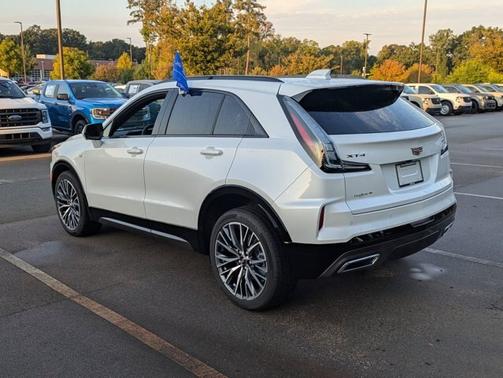 2025 Cadillac XT4 SPORT