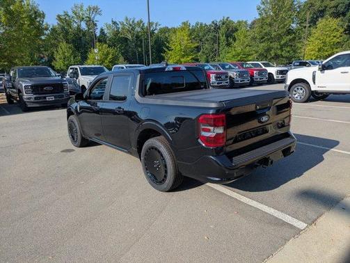 Shadow Black 2025 Ford Maverick Lobo High