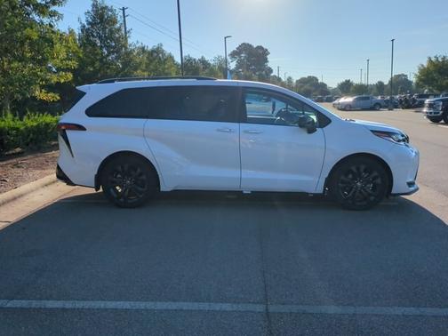 Ice 2025 Toyota Sienna XSE 7 PASSENGER
