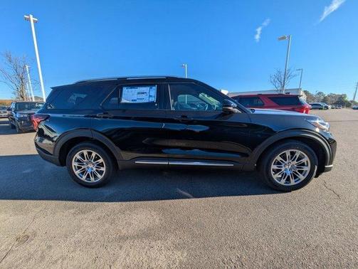 Agate Black Metallic 2026 Ford Explorer Platinum