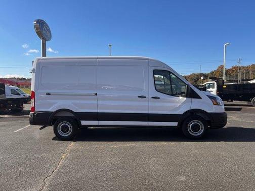 2026 Ford Transit-250 148 WB Medium Roof Cargo