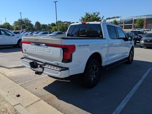 Oxford White 2025 Ford F-150 Lightning LARIAT