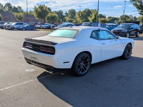 2023 Dodge Challenger R/T SCAT PACK