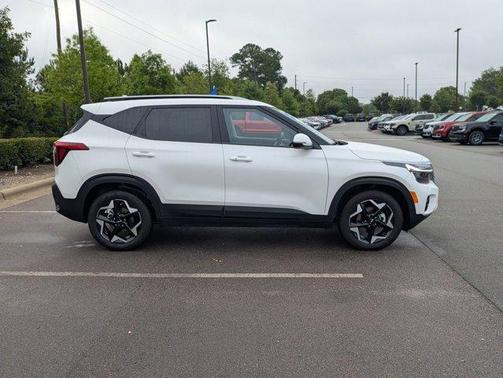 Snow White Pearl 2026 Kia Seltos S