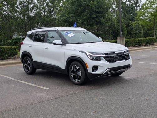 Snow White Pearl 2026 Kia Seltos S
