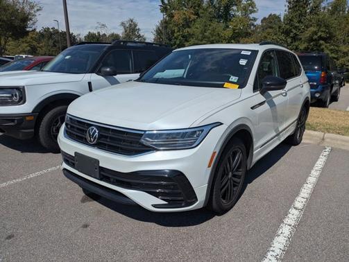 2022 Volkswagen Tiguan 2.0T SE R-LINE BLACK