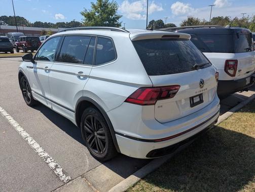 2022 Volkswagen Tiguan 2.0T SE R-LINE BLACK