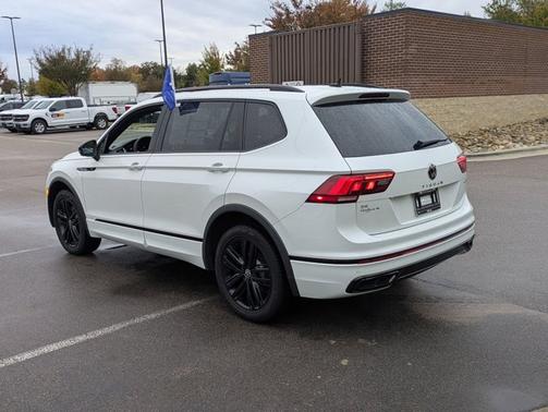 2022 Volkswagen Tiguan 2.0T SE R-LINE BLACK