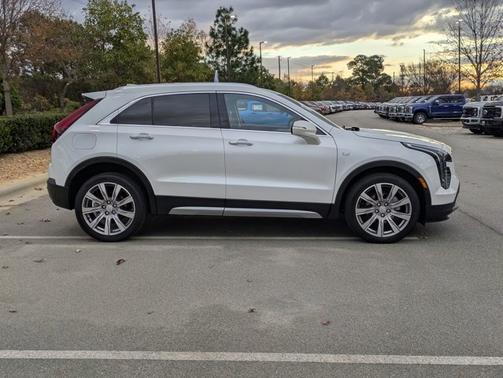 2022 Cadillac XT4 PREMIUM LUXURY