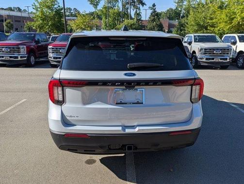 Space White Metallic 2026 Ford Explorer Active