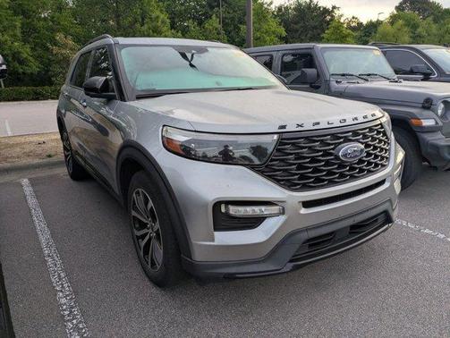 Silver Metallic 2022 Ford Explorer ST-Line