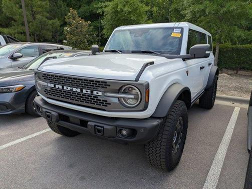 Oxford White 2025 Ford Bronco Badlands