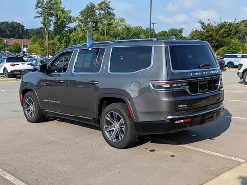 2023 Jeep Grand Wagoneer BASE