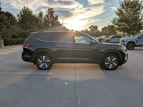 2024 Volkswagen Atlas 2.0T SE W/ TECHNOLOGY