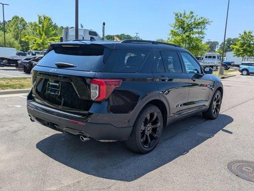 Black Metallic 2024 Ford Explorer ST-Line
