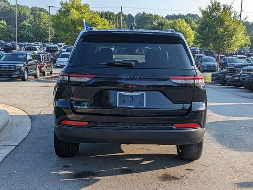 2023 Jeep Grand Cherokee LAREDO