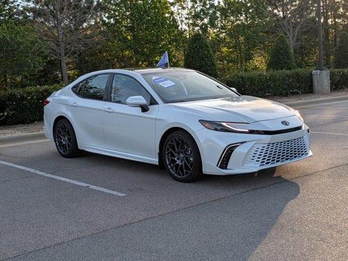 Pearl 2025 Toyota Camry XSE