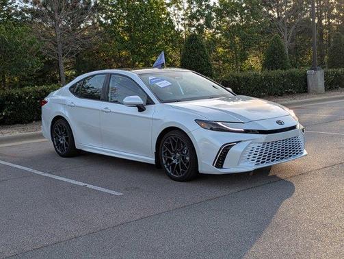 Pearl 2025 Toyota Camry XSE