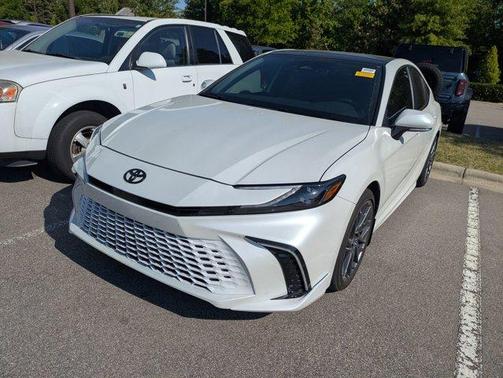 Pearl 2025 Toyota Camry XSE