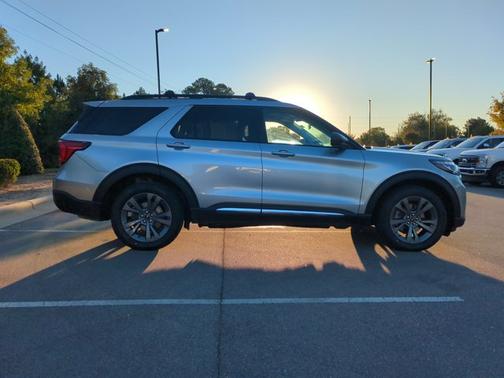 ICONIC SILVER METALLIC 2025 Ford Explorer ACTIVE