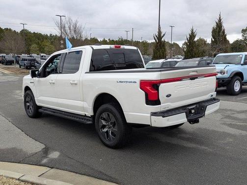 2023 Ford F-150 Lightning LARIAT