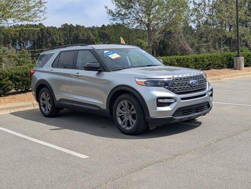 Iconic Silver Metallic 2023 Ford Explorer XLT