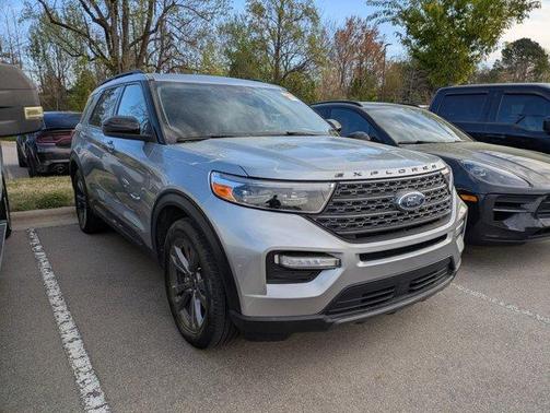 Iconic Silver Metallic 2023 Ford Explorer XLT