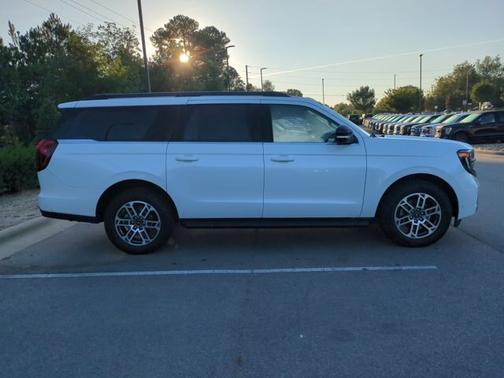 STAR WHITE MET TRI-COAT 2025 Ford Expedition ACTIVE